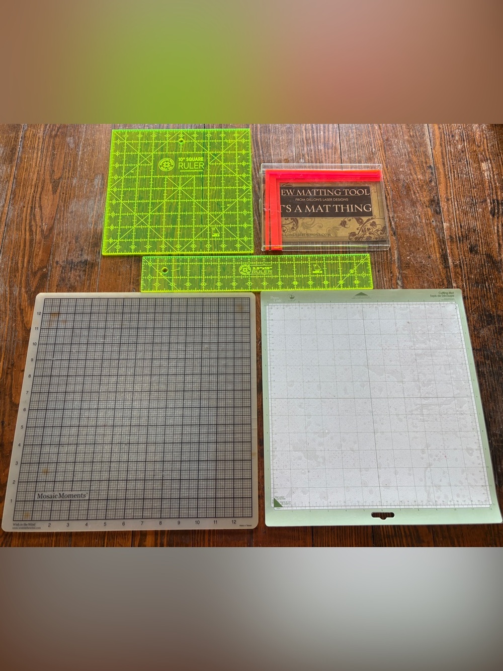 Lot of Missouri Star Quilt Co. Rulers, Mosaic Moments & Cricut Cutting Mats Bund